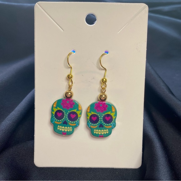 Blue Willow Boutique Earrings - Picture 2 of 4